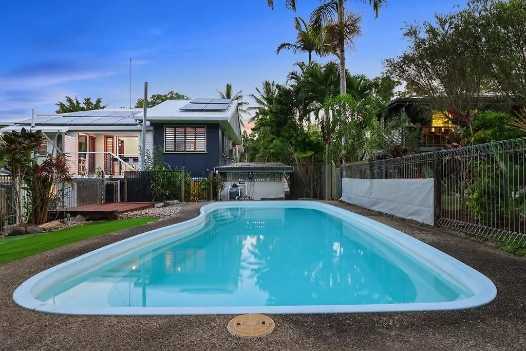 Charming Traditional Queenslander - Close To City Westcourt Avustralya